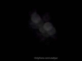 р